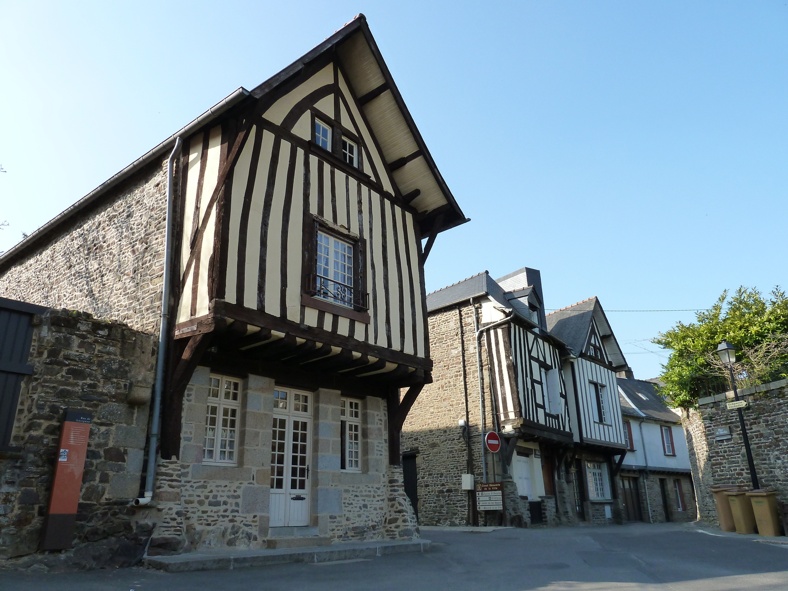 รูปถ่าย ฝรั่งเศส(France) ฟูแฌร์(Fougeres) 2010-04 166