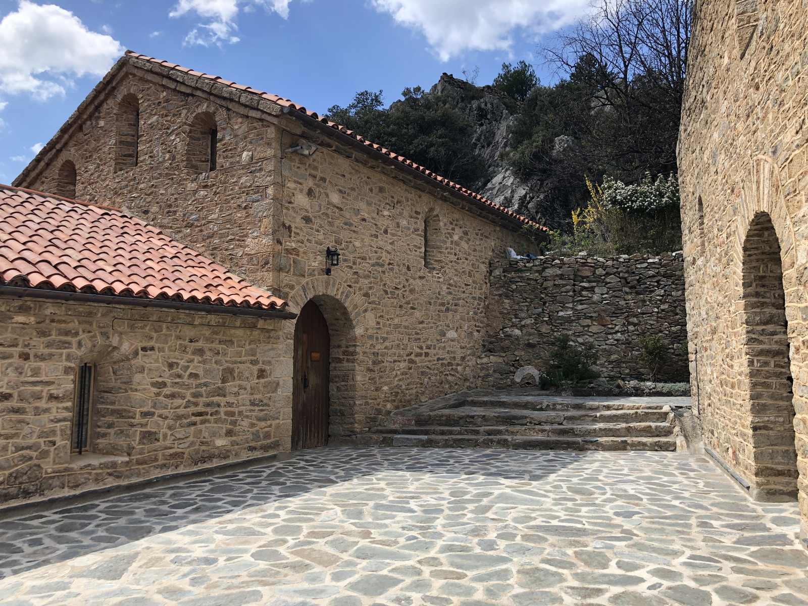 รูปถ่าย ฝรั่งเศส(France) แอบบีแซ็งมาร์แต็งดูกานีกู(Abbaye Saint Martin du Canigou) 2018-04 180