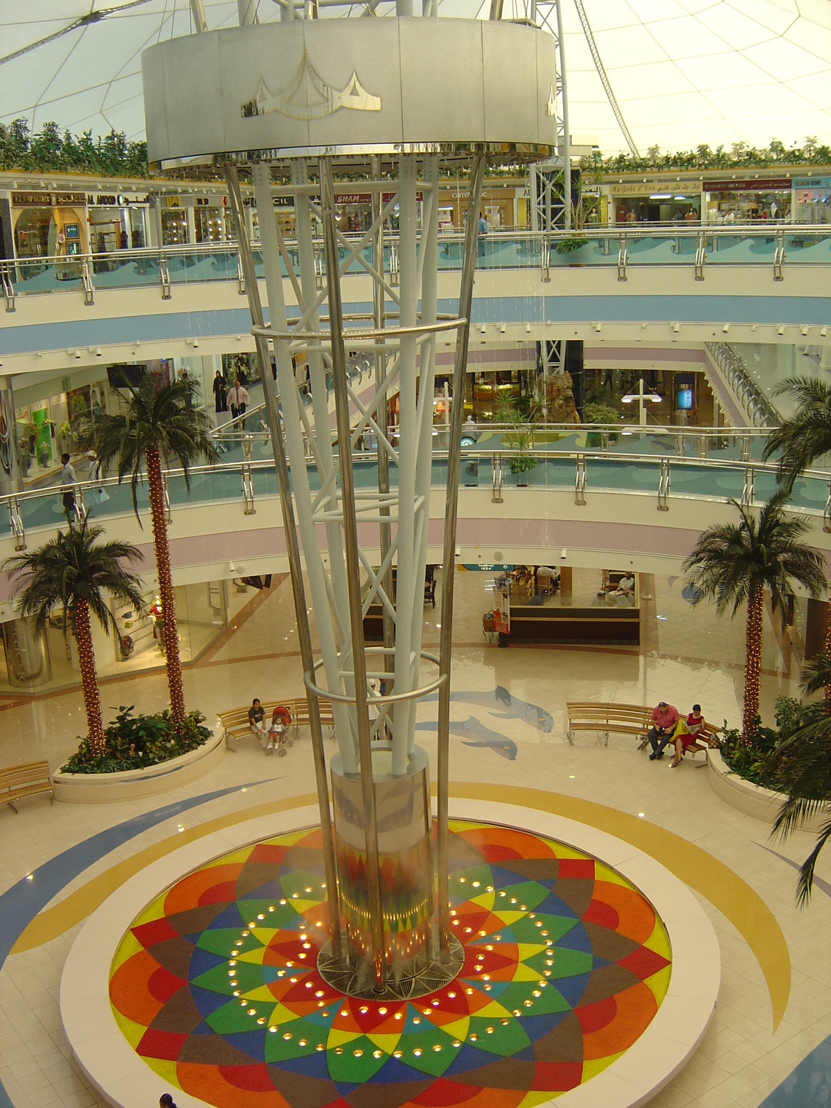 รูปถ่าย สหรัฐอาหรับเอมิเรตส์(United Arab Emirates) อาบูดาบี(Abu Dhabi) มารีนามอลล์(Marina Mall) 2005-09 18