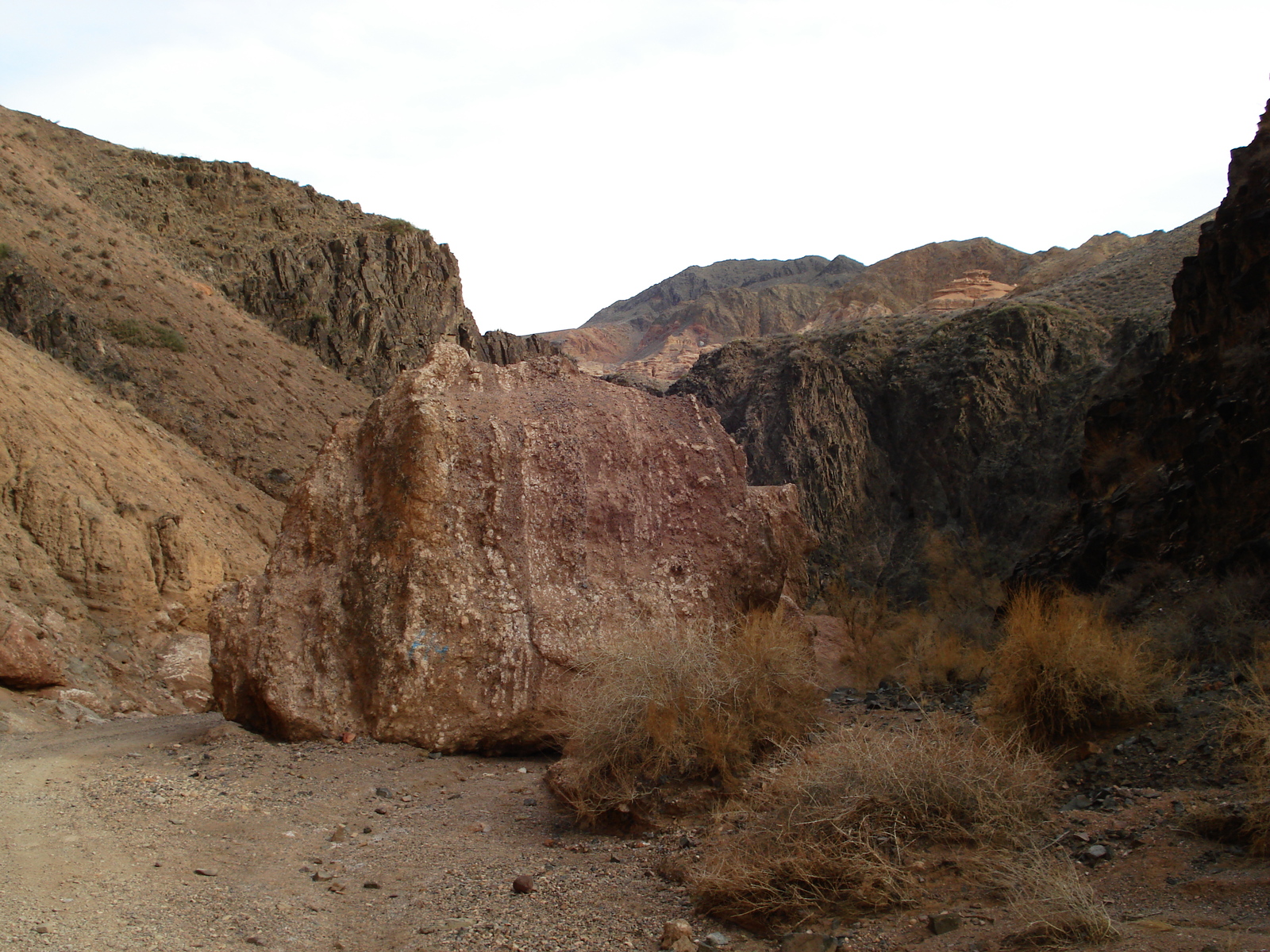 รูปถ่าย คาซัคสถาน(Kazakhstan) หุบผาชารึน(Charyn Canyon) 2007-03 32