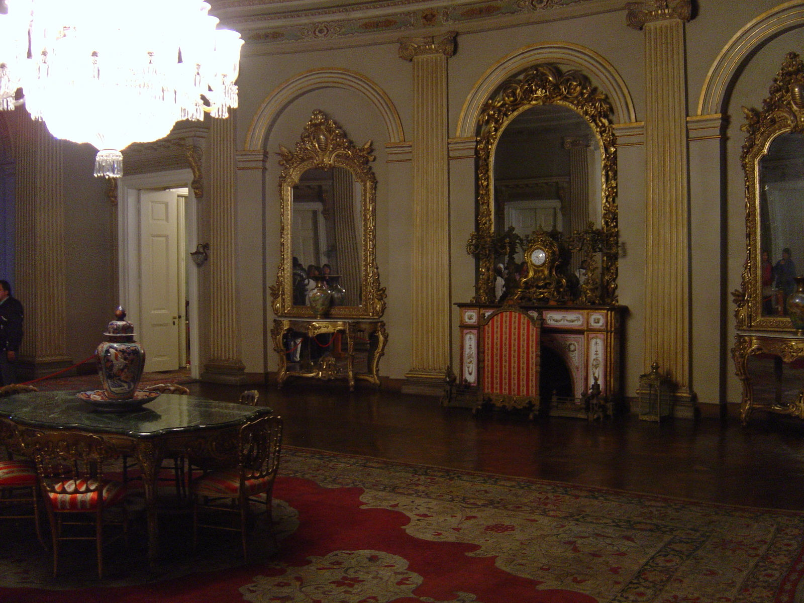 รูปถ่าย ตุรกี(Turkey) อิสตันบูล(Istanbul) พระราชวังโดลมาบาห์เช(Dolmabahce Palace) 2004-12 105