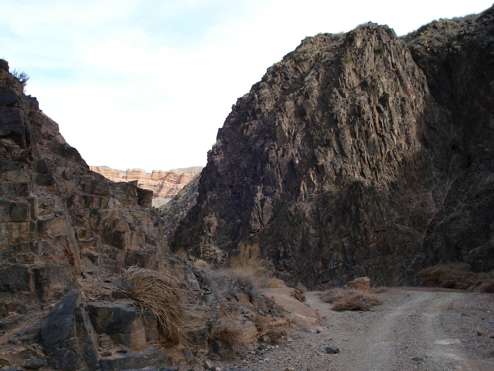 รูปถ่าย คาซัคสถาน(Kazakhstan) หุบผาชารึน(Charyn Canyon) 2007-03 189