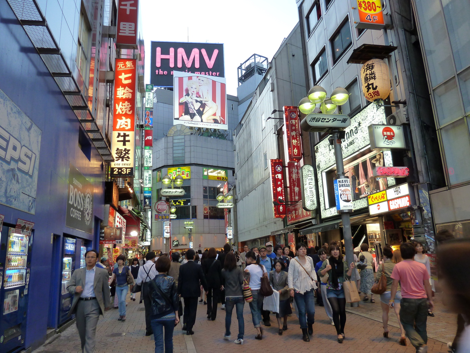รูปถ่าย ญี่ปุ่น(Japan) โตเกียว(Tokyo) ชิบูย่า(Shibuya) 2010-06 20