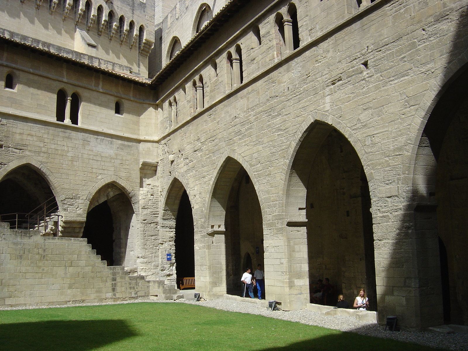 รูปถ่าย ฝรั่งเศส(France) อาวิกนีอง(Avignon) 2004-08 12