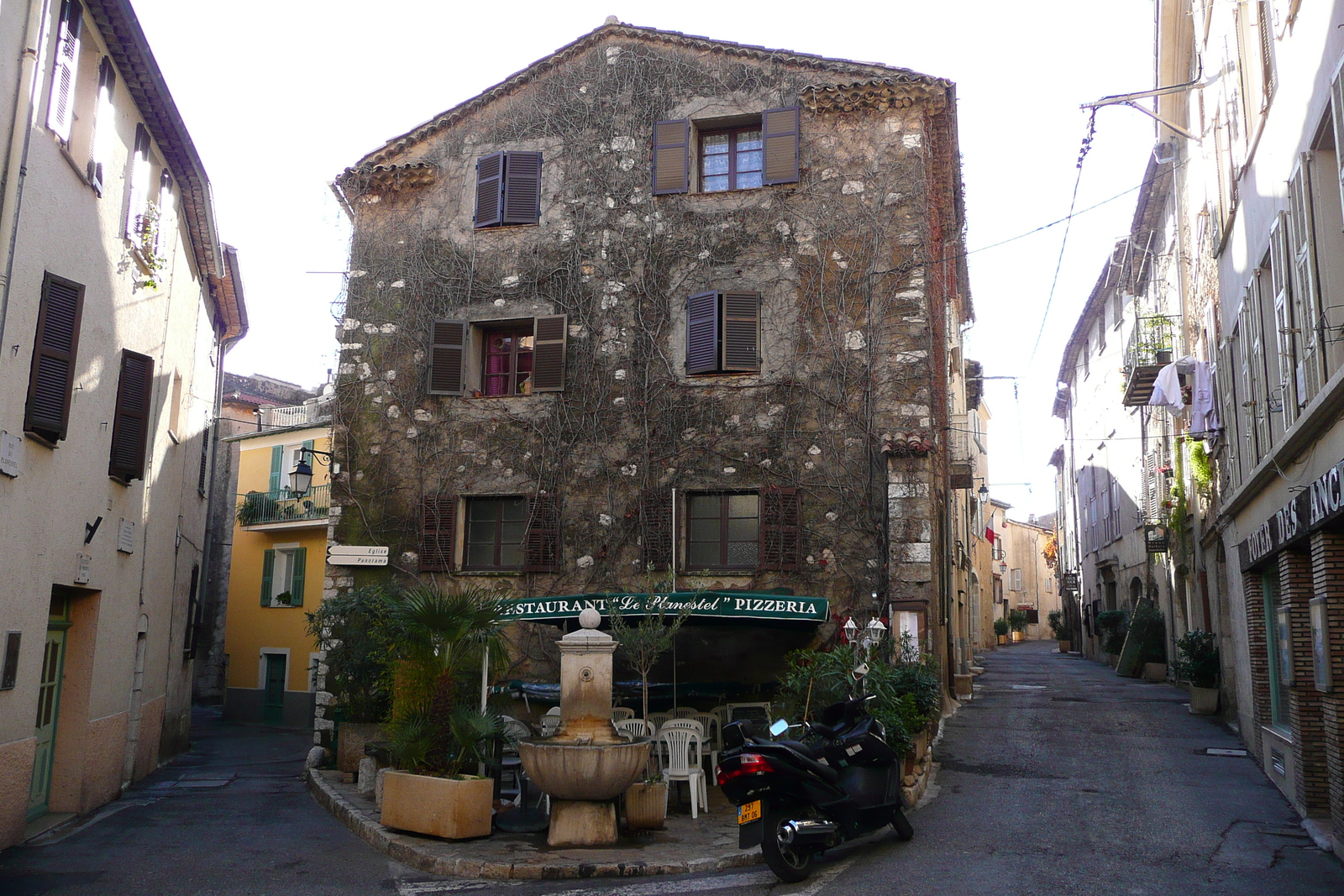 รูปถ่าย ฝรั่งเศส(France) แซ็ง-ฌาเน(Saint Jeannet) 2007-11 26