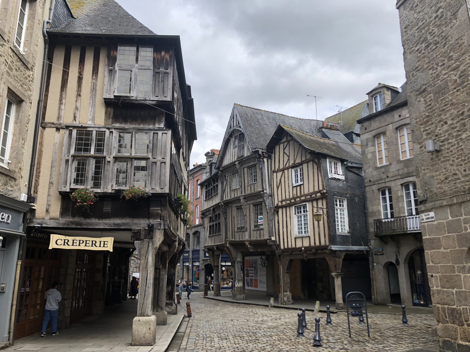 รูปถ่าย ฝรั่งเศส(France) ดีน็อง(Dinan) 2020-06 86
