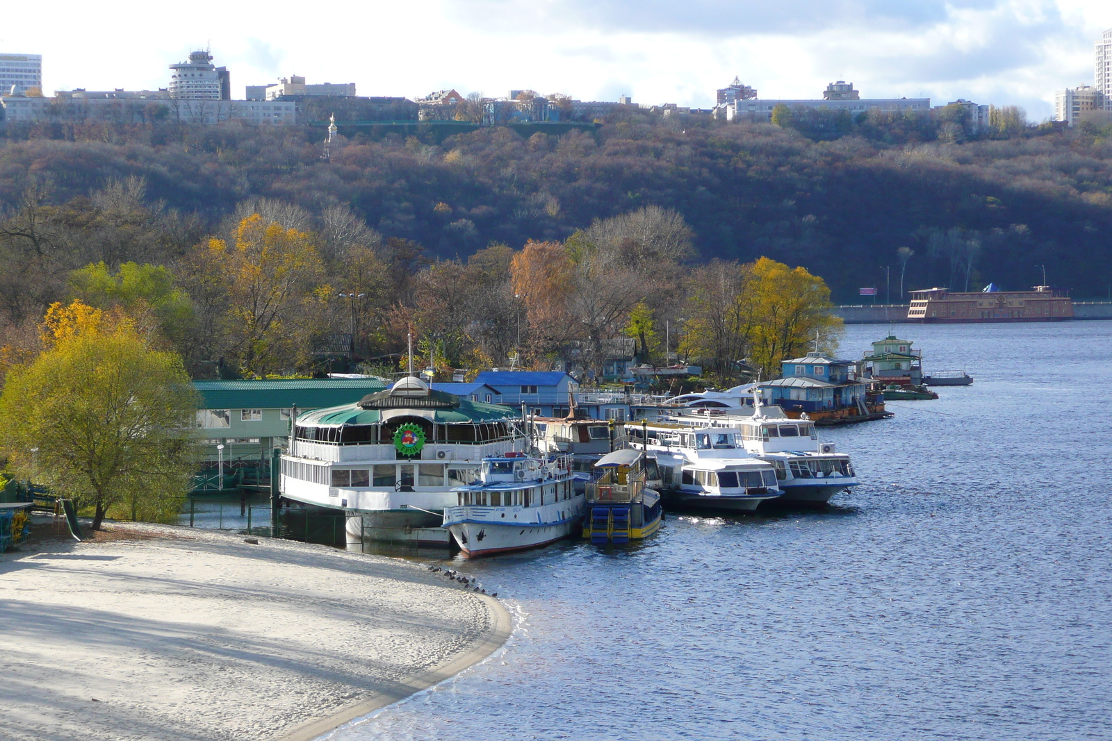 รูปถ่าย ยูเครน(Ukraine) เคียฟ(Kiev) "ฮีโดรปาร์ค(Hydropark) 2007-11 59