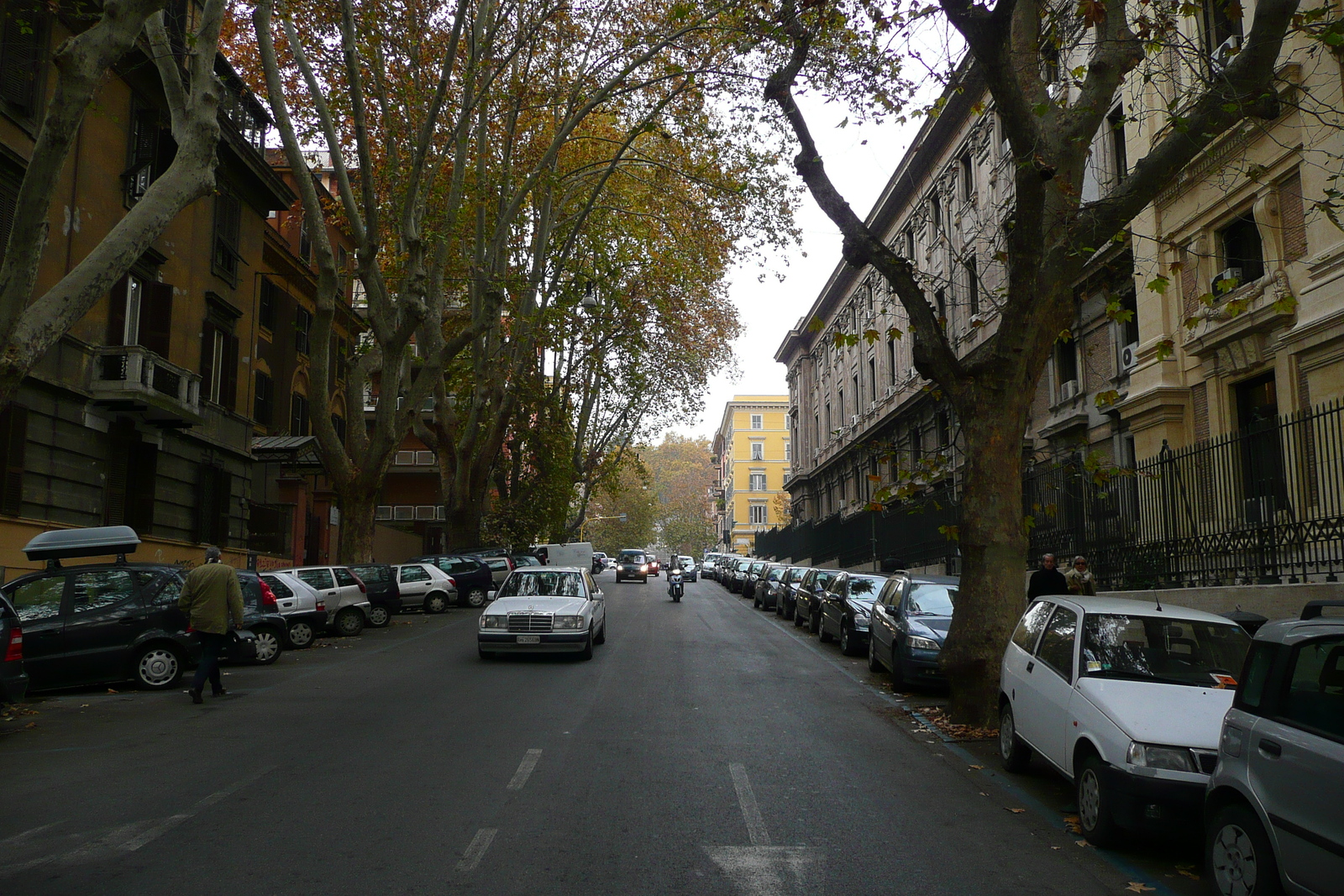รูปถ่าย อิตาลี(Italy) โรม(Rome) ถนนกลอรีโอโซ(Viale Glorioso) 2007-11 16