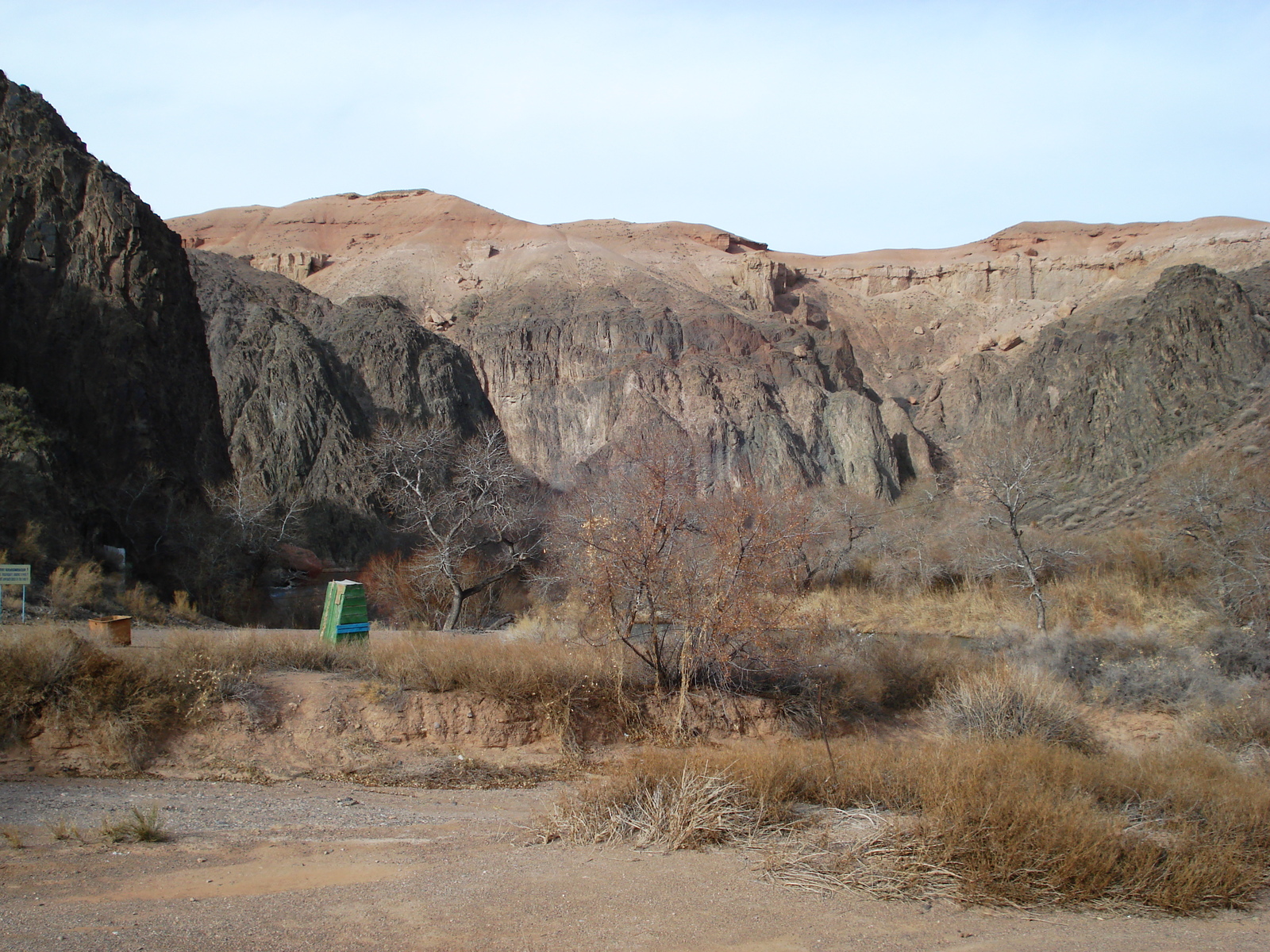 รูปถ่าย คาซัคสถาน(Kazakhstan) หุบผาชารึน(Charyn Canyon) 2007-03 205