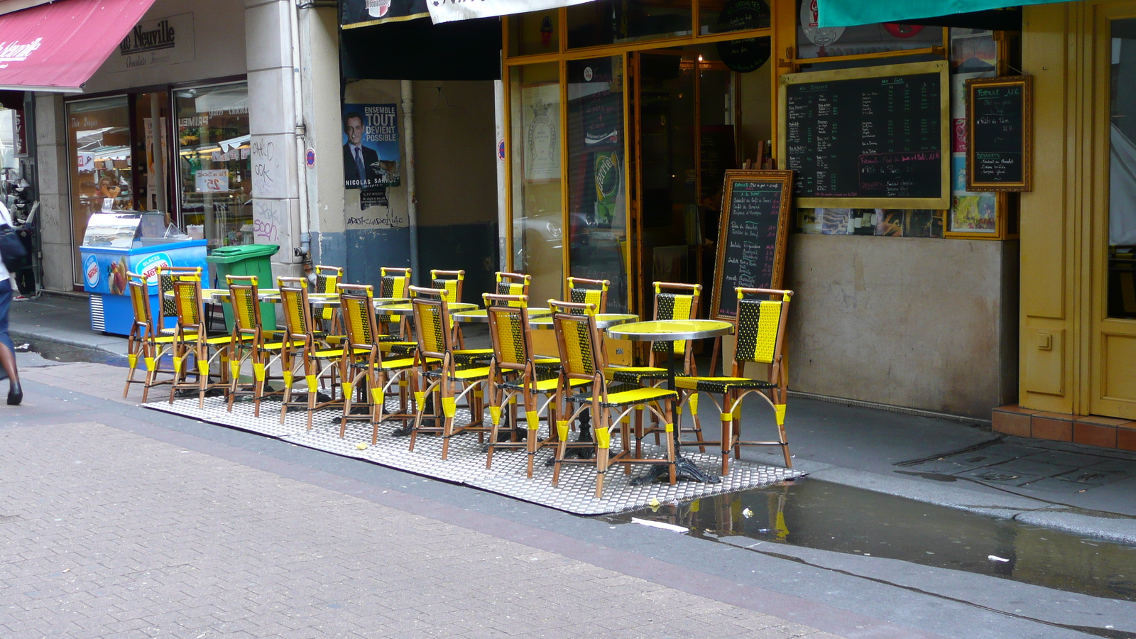 รูปถ่าย ฝรั่งเศส(France) ปารีส(Paris) คุ้มที่ 17 (17th Arrondissement) ถนนเลวี(Rue Levis) 2007-05 11