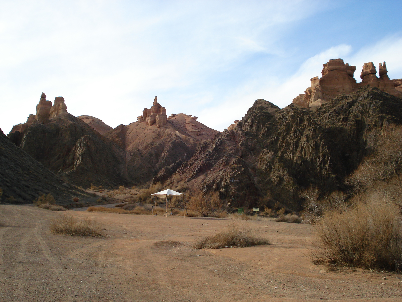 รูปถ่าย คาซัคสถาน(Kazakhstan) หุบผาชารึน(Charyn Canyon) 2007-03 67