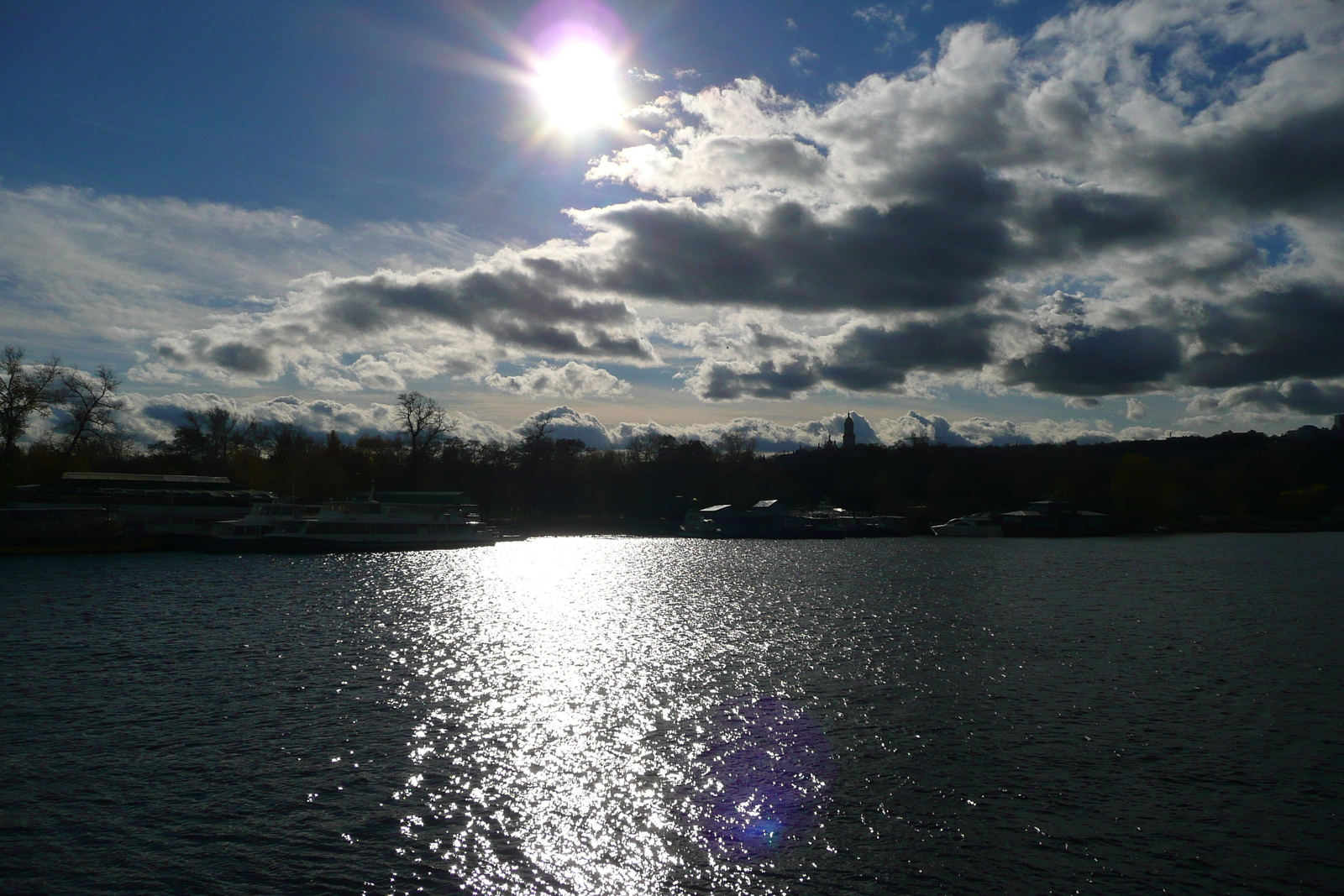 รูปถ่าย ยูเครน(Ukraine) เคียฟ(Kiev) "ฮีโดรปาร์ค(Hydropark) 2007-11 28
