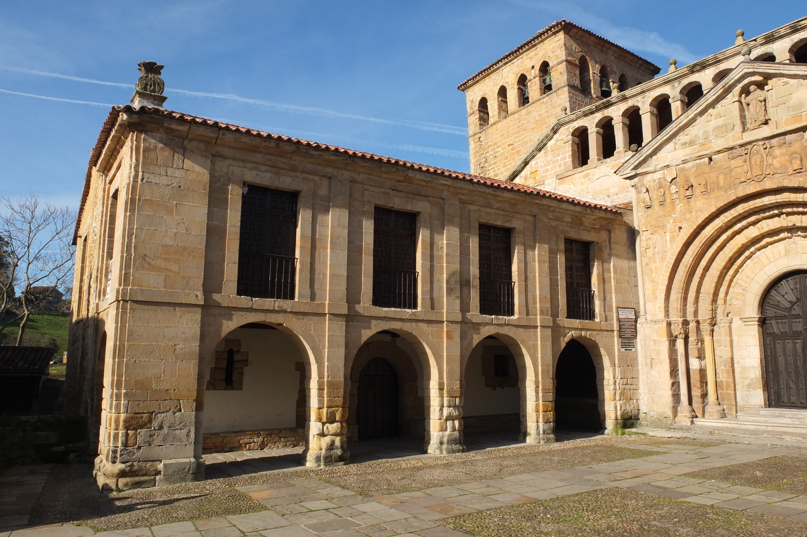 รูปถ่าย สเปน(Spain) ซันตีญานาเดลมาร์(Santillana del Mar) 2013-01 84