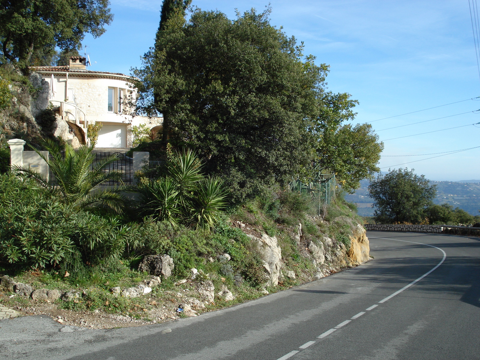 รูปถ่าย ฝรั่งเศส(France) เฟรนช์ริวิเอรา(French Riviera) ถนนจากวองซ์ไปแซ็ง-ฌาเน(Vence to St. Jeannet Road) 2006-12 27
