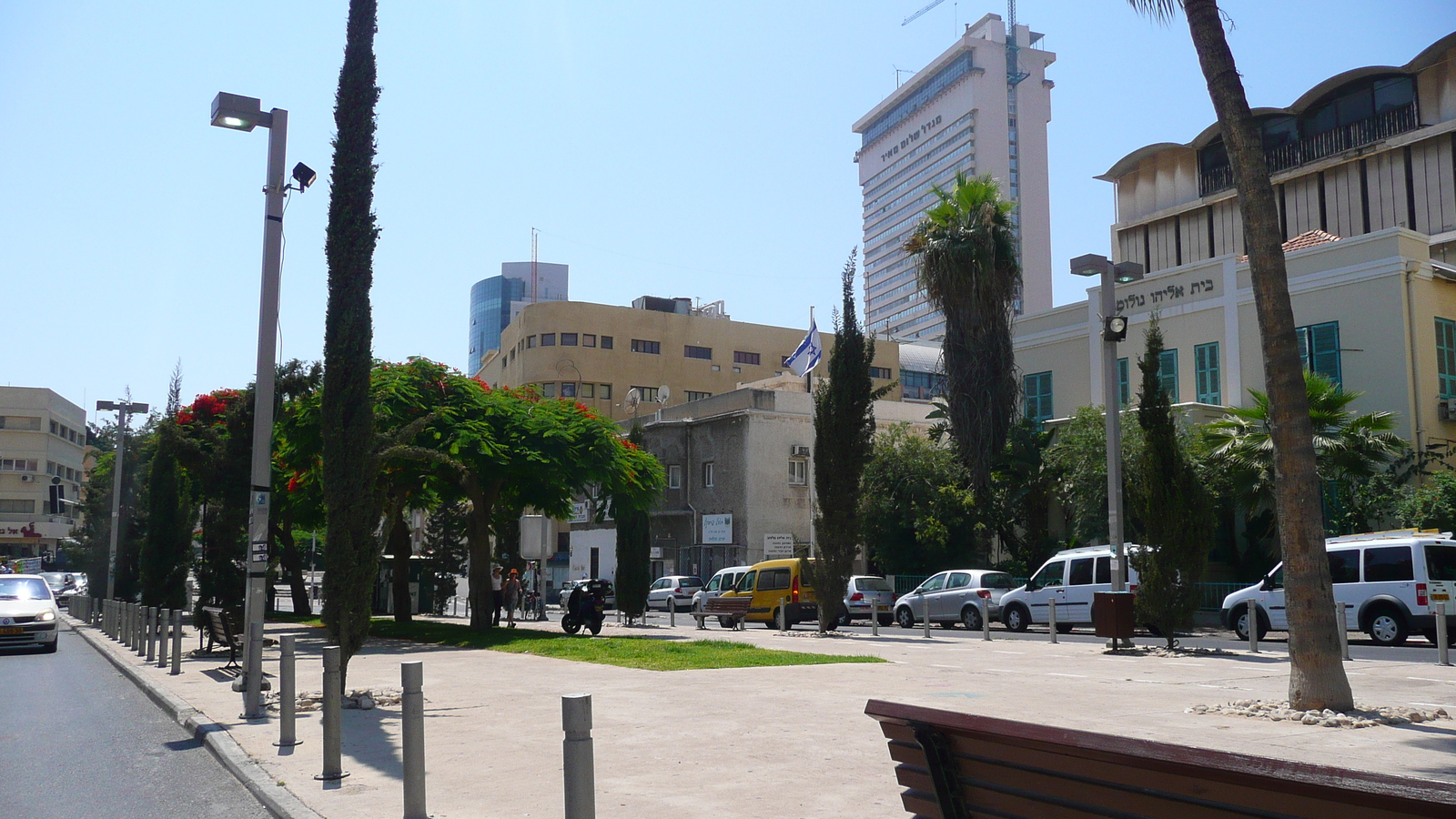 รูปถ่าย อิสราเอล(Israel) เทลอาวีฟ(Tel Aviv) ถนนรอธส์ไชลด์(Rothschild Street) 2007-06 3
