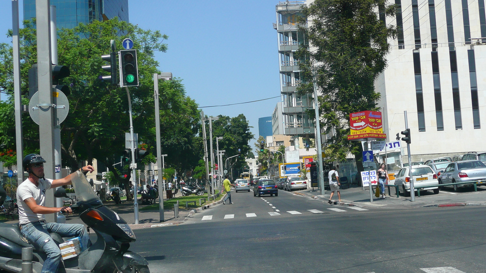รูปถ่าย อิสราเอล(Israel) เทลอาวีฟ(Tel Aviv) ถนนรอธส์ไชลด์(Rothschild Street) 2007-06 40
