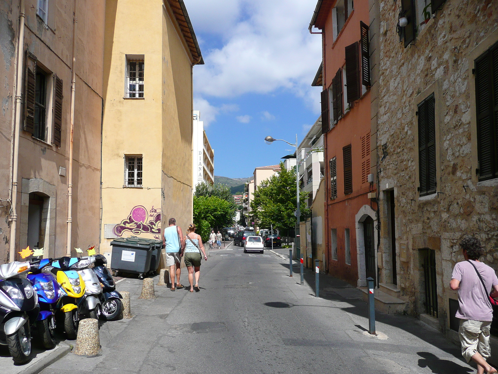 รูปถ่าย ฝรั่งเศส(France) วังซ์(Vence) ถนนอ็องรี-อีนาร์(Avenue H. Isnard) 2007-07 3
