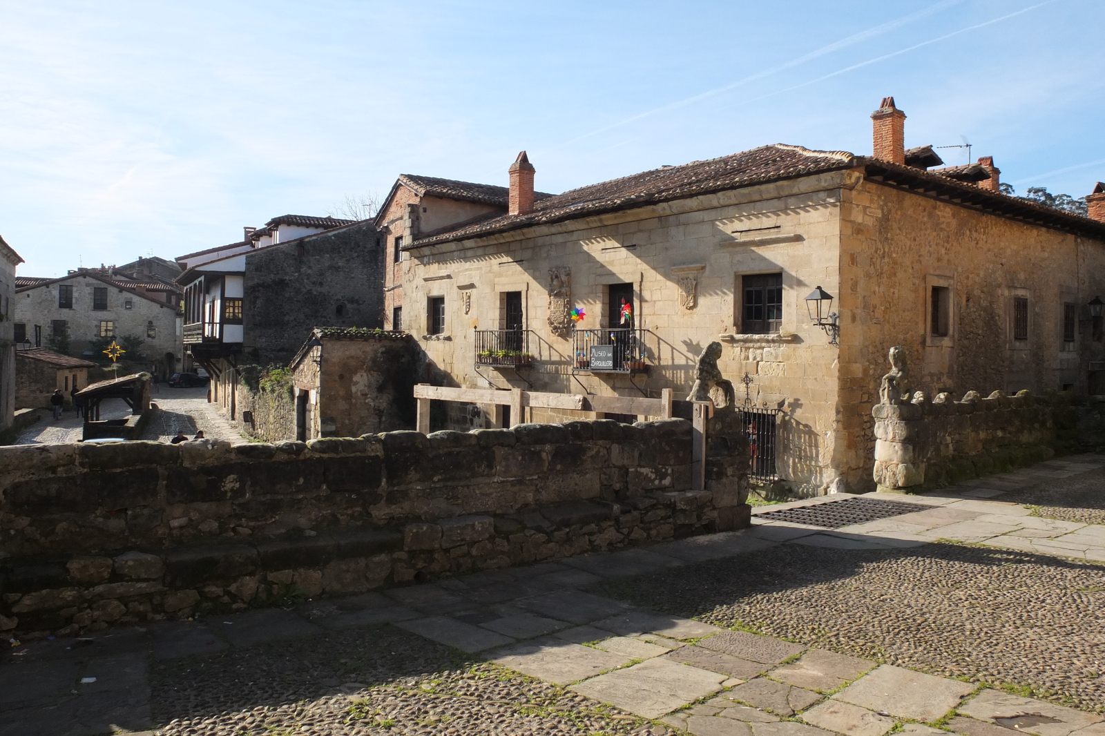 รูปถ่าย สเปน(Spain) ซันตีญานาเดลมาร์(Santillana del Mar) 2013-01 94