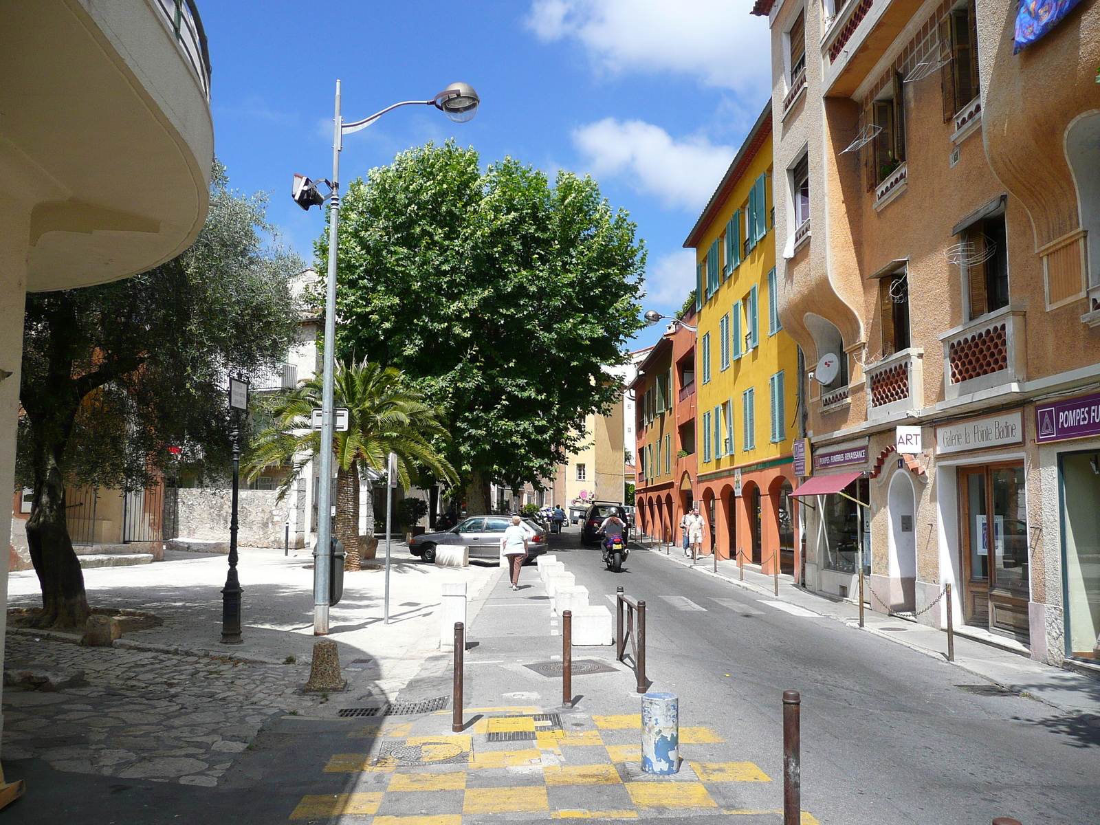 รูปถ่าย ฝรั่งเศส(France) วังซ์(Vence) ถนนอ็องรี-อีนาร์(Avenue H. Isnard) 2007-07 7