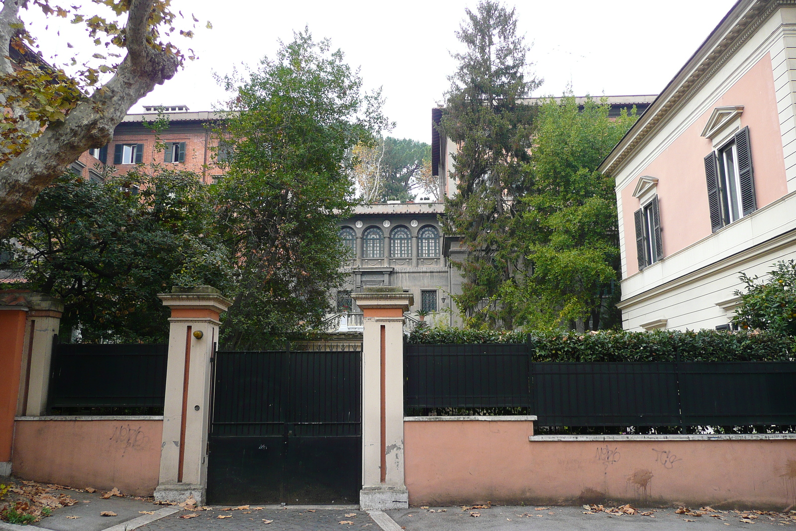 รูปถ่าย อิตาลี(Italy) โรม(Rome) ถนนเตรนตาอาปรีเล(Viale Trenta Aprile) 2007-11 10