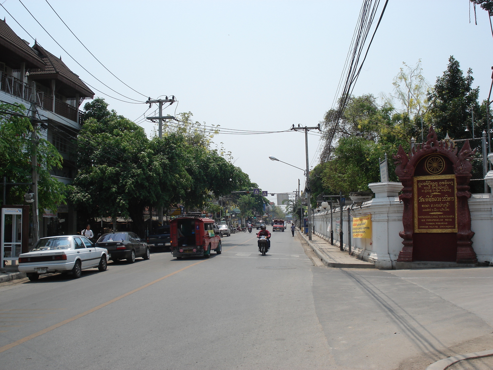 รูปถ่าย ไทย(Thailand) เชียงใหม่(Chiang Mai) ข้างในคุเมืองเชียงใหม่(Inside Canal) วัดเจดีย์หลวงวรวิหาร(Wat Chediluang Varaviharn temple) 2006-04 0
