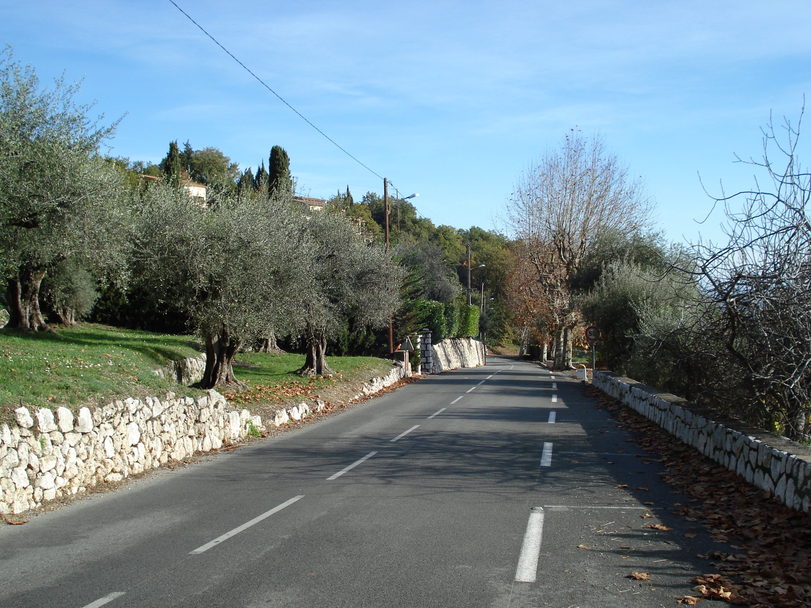 รูปถ่าย ฝรั่งเศส(France) เฟรนช์ริวิเอรา(French Riviera) ถนนจากวองซ์ไปแซ็ง-ฌาเน(Vence to St. Jeannet Road) 2006-12 14