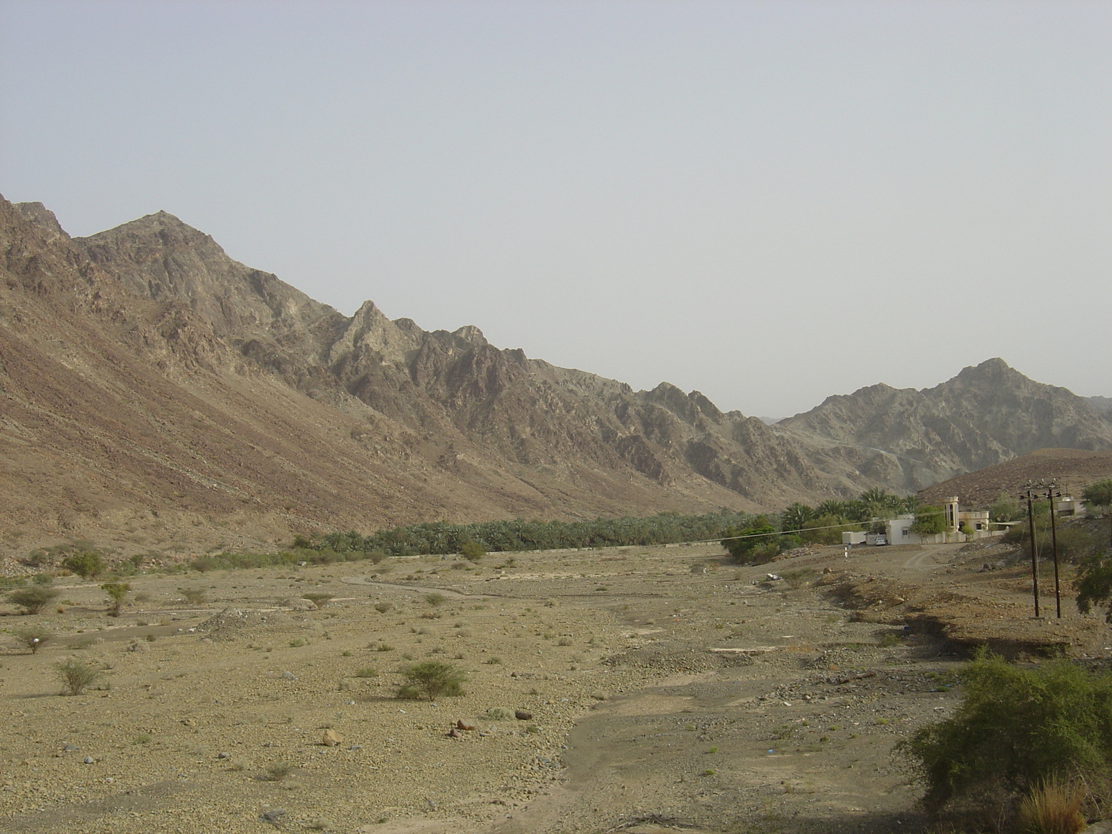 รูปถ่าย โอมาน(Oman) จากบูไรมิไปถนนโซฮาร์(Buraimi to Sohar road) 2005-03 30
