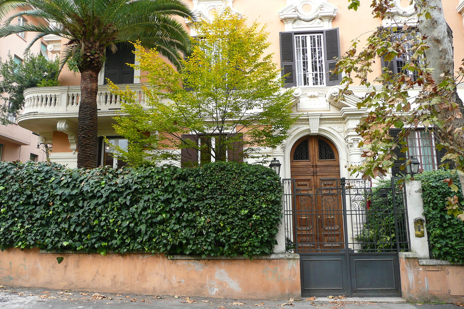 รูปถ่าย อิตาลี(Italy) โรม(Rome) ถนนเตรนตาอาปรีเล(Viale Trenta Aprile) 2007-11 29