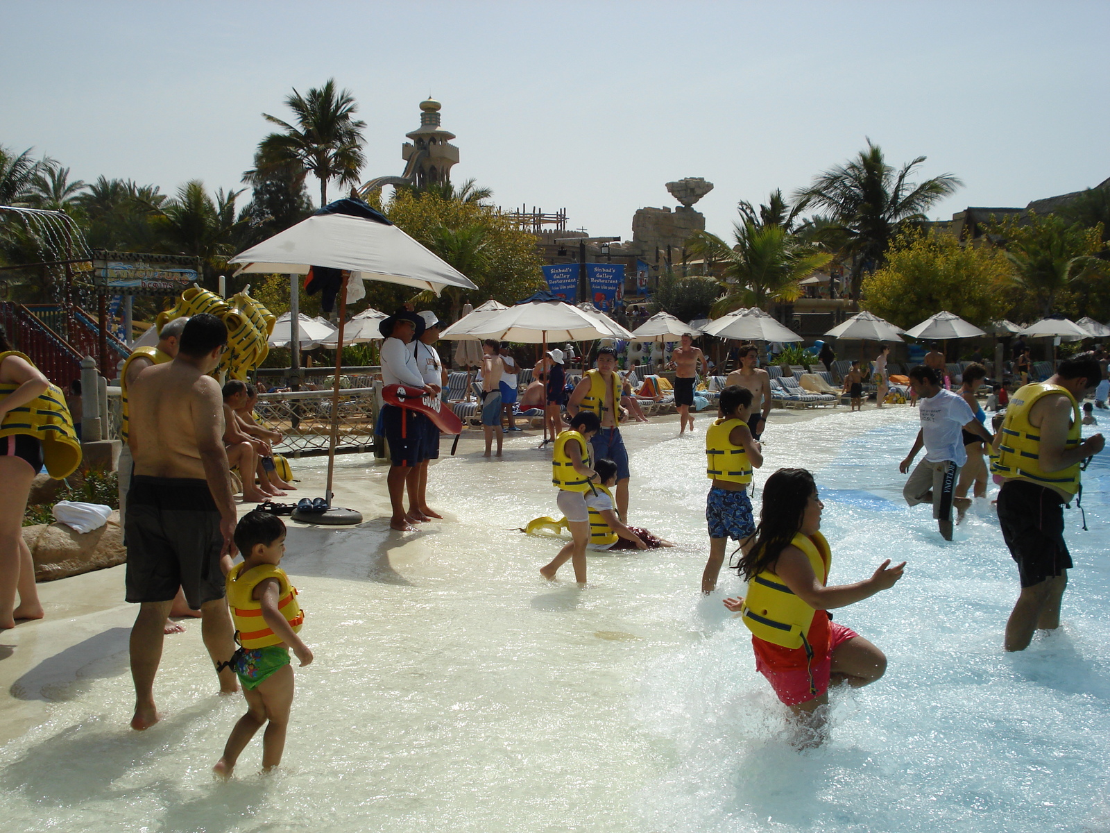 รูปถ่าย สหรัฐอาหรับเอมิเรตส์(United Arab Emirates) ดูไบ(Dubai) สวนน้ำไวลด์วาดี(Wild Wadi) 2007-03 221
