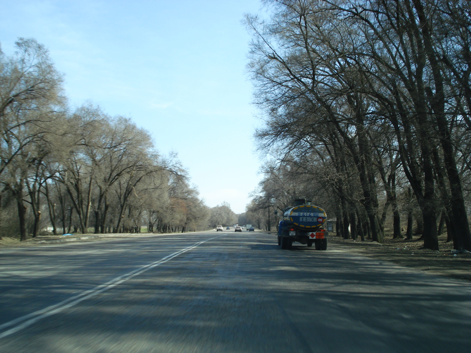 รูปถ่าย คาซัคสถาน(Kazakhstan) ถนนจากอัลมาตีไปหุบผาชารึน(Almaty to Charyn Canyon road) 2007-03 191