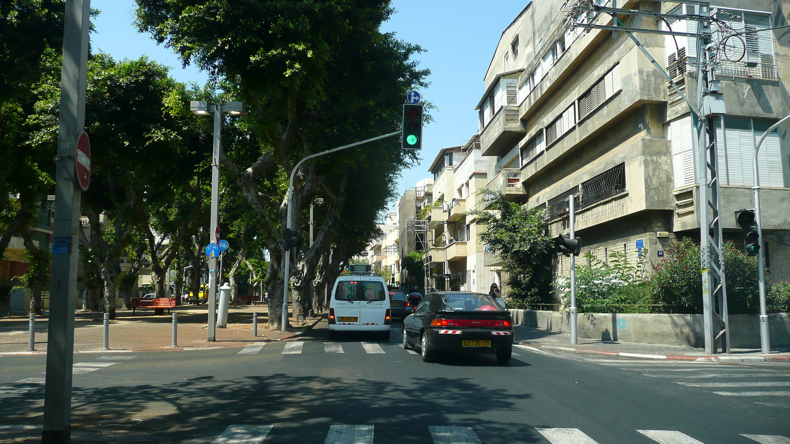 รูปถ่าย อิสราเอล(Israel) เทลอาวีฟ(Tel Aviv) ถนนรอธส์ไชลด์(Rothschild Street) 2007-06 11