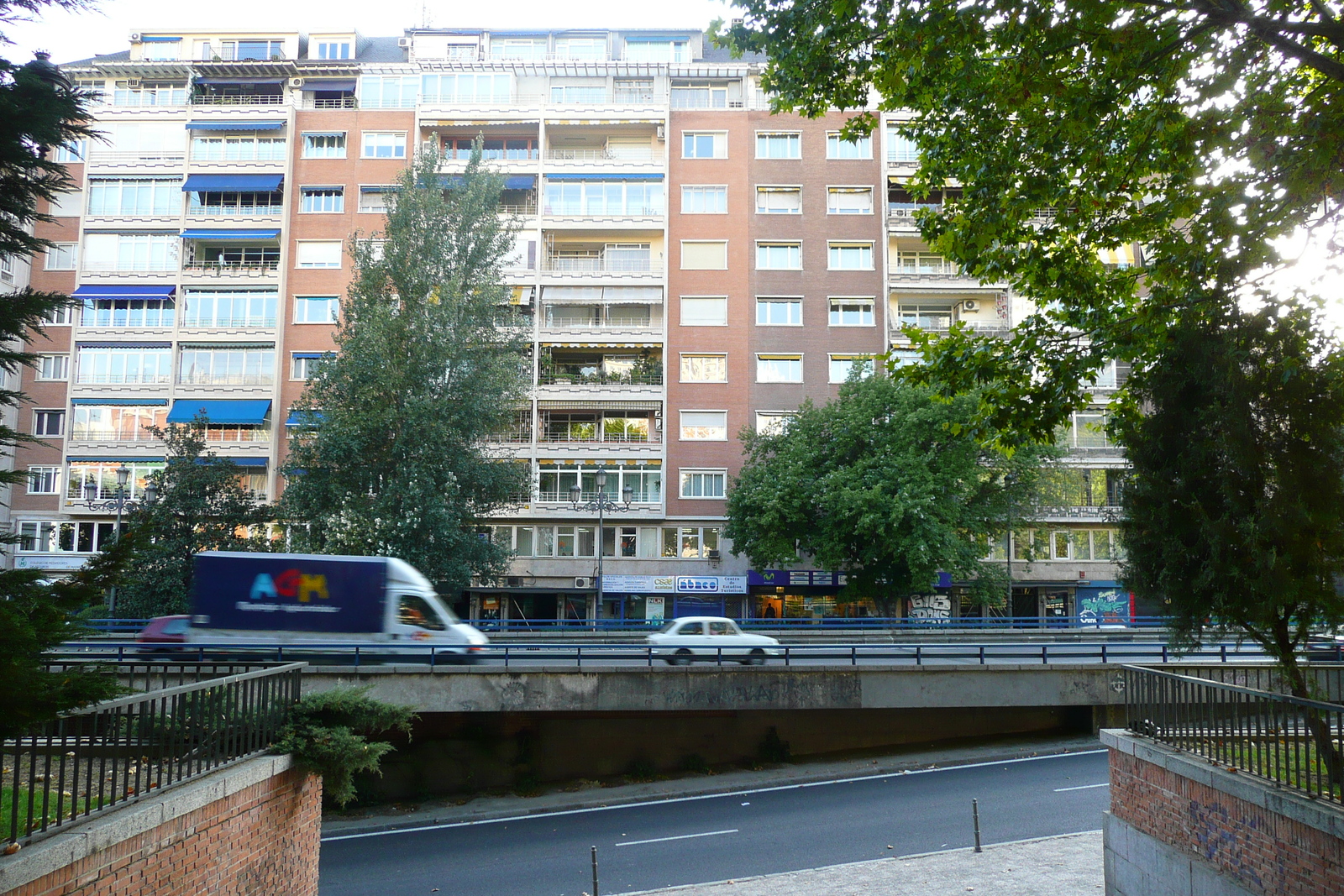รูปถ่าย สเปน(Spain) มาดริค(Madrid) จัตุรัสเอสปัญญา(Plaza de Espana) 2007-09 30