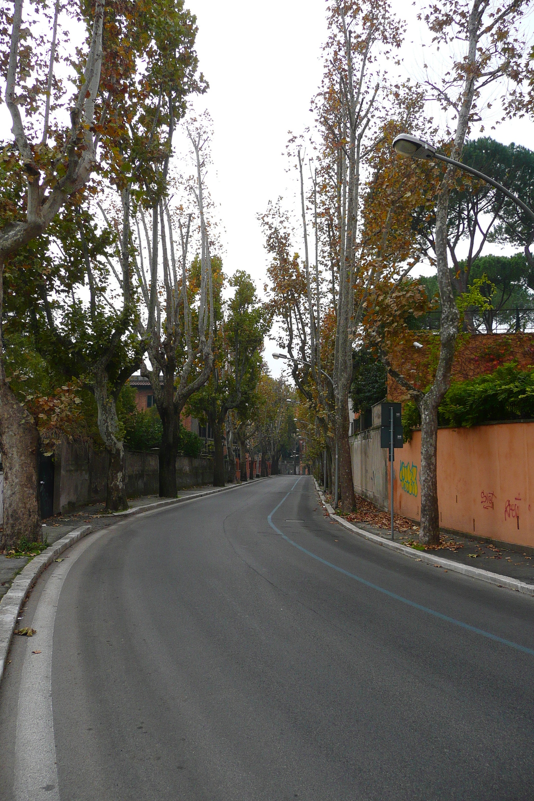 รูปถ่าย อิตาลี(Italy) โรม(Rome) ถนนเตรนตาอาปรีเล(Viale Trenta Aprile) 2007-11 7