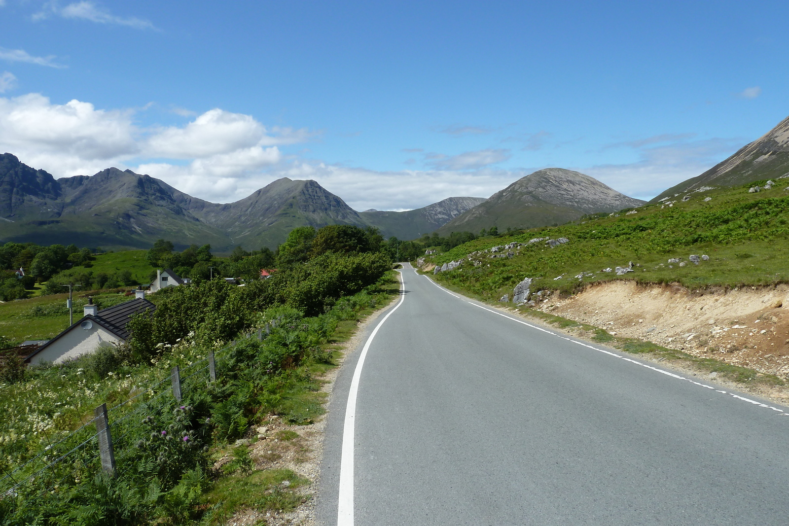 รูปถ่าย อังกฤษ(United Kingdom) เกาะสกาย(Skye) เทือกเขาคูลิน(The Cuillin) 2011-07 48