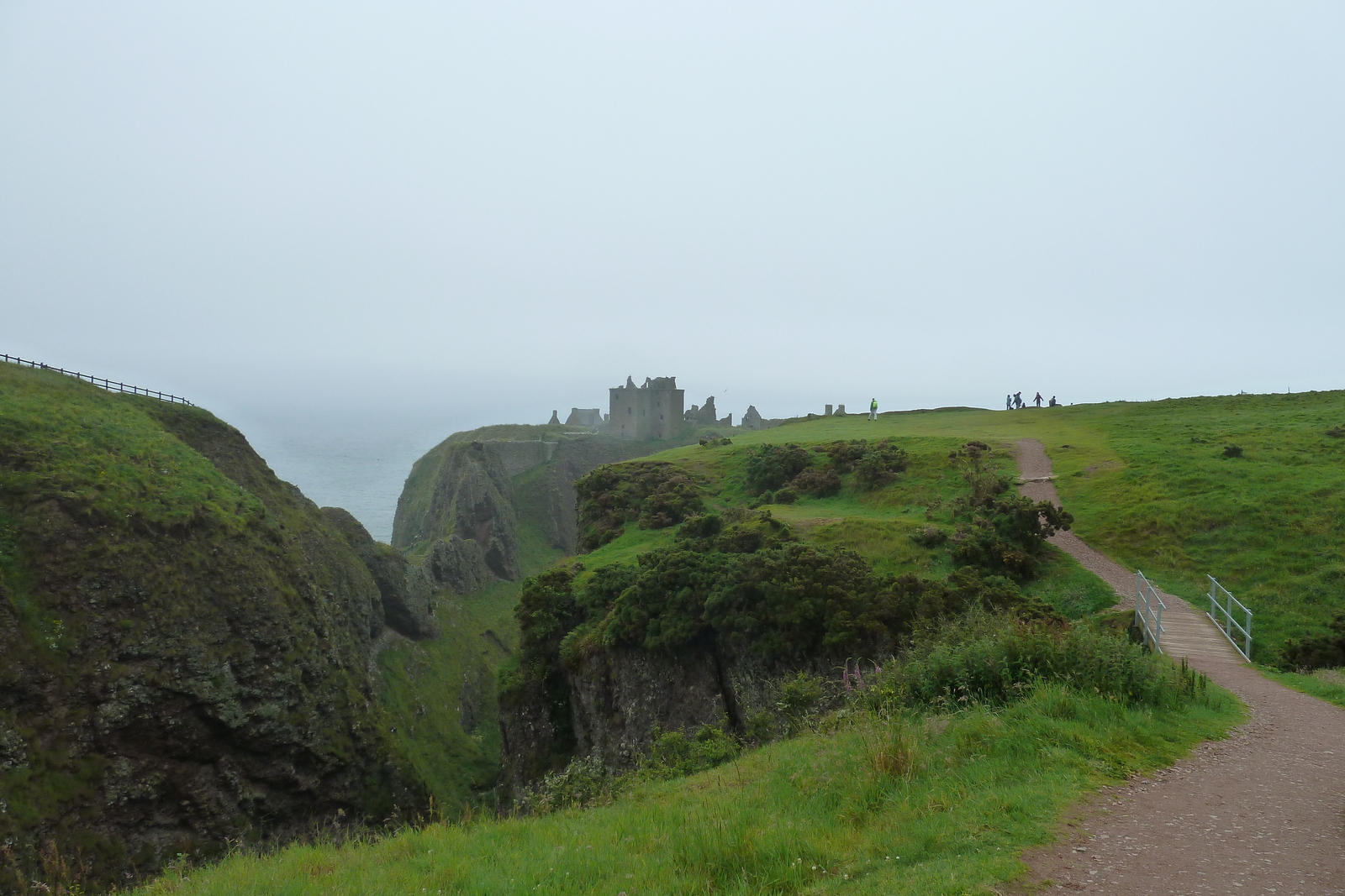 รูปถ่าย อังกฤษ(United Kingdom) สกอตแลนด์(Scotland) ปราสาทดันนอตตาร์(Dunnottar Castle) 2011-07 3