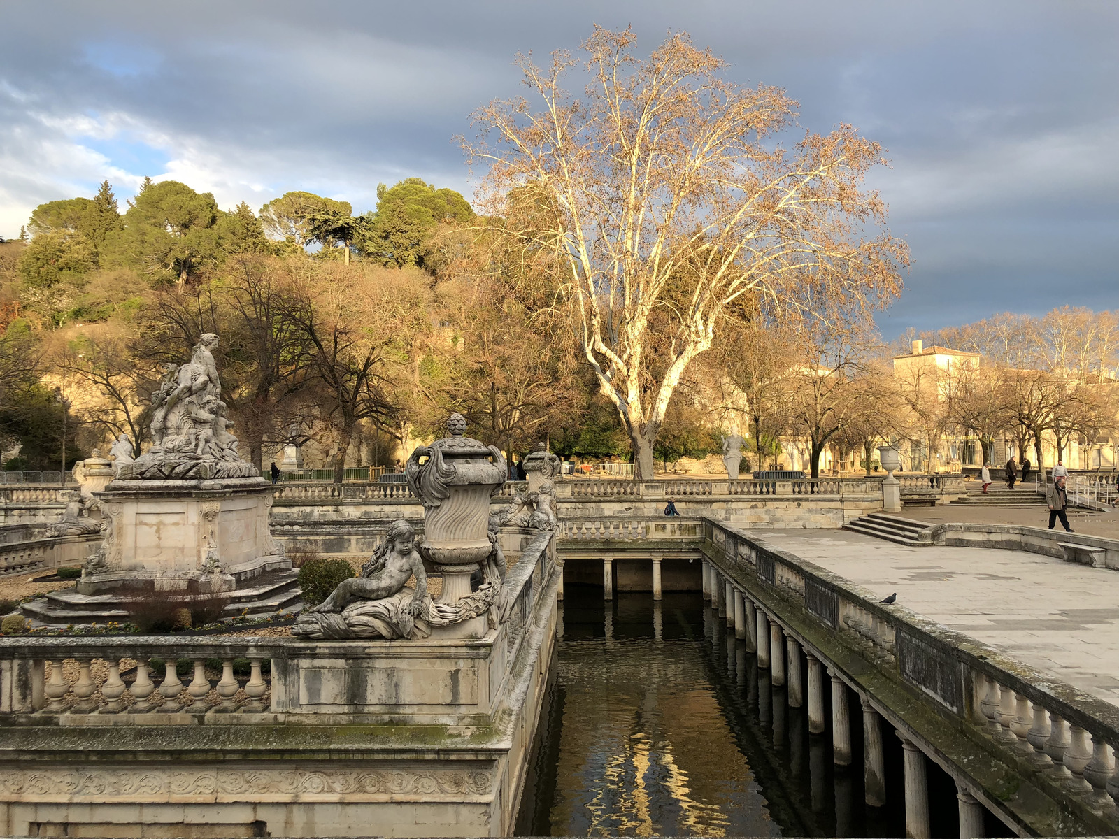 รูปถ่าย ฝรั่งเศส(France) นีเมอ(Nimes) 2018-02 13