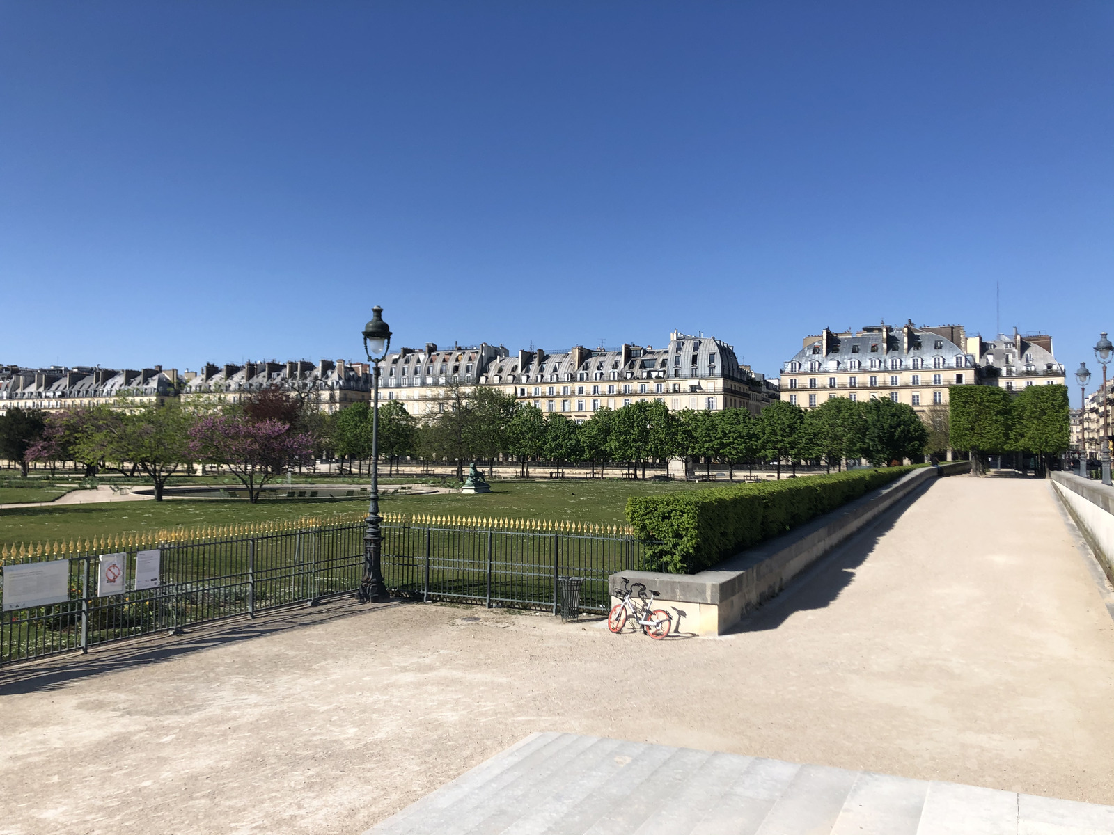 รูปถ่าย ฝรั่งเศส(France) ปารีสช่วงล็อกดาวน์(Paris lockdown) 2020-04 184
