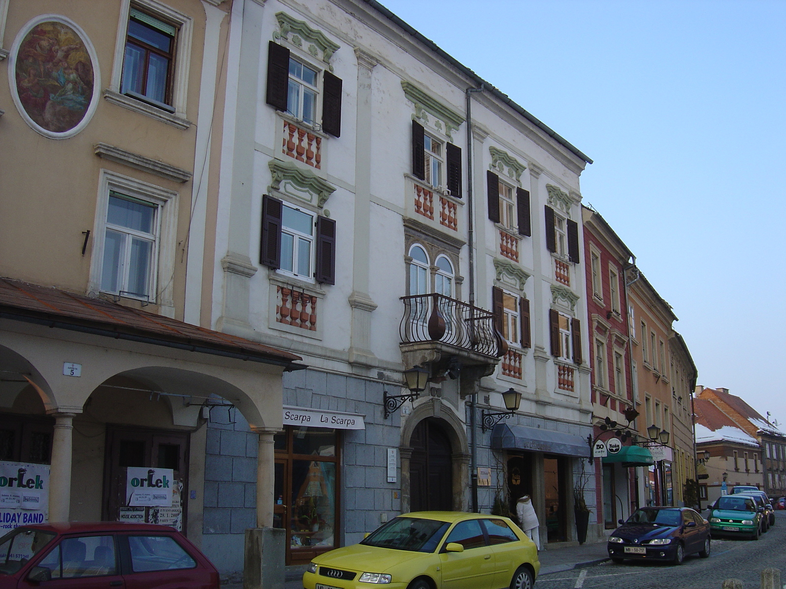 รูปถ่าย สโลวีเนีย(Slovenia) พีทูจ(Ptuj) 2005-03 21