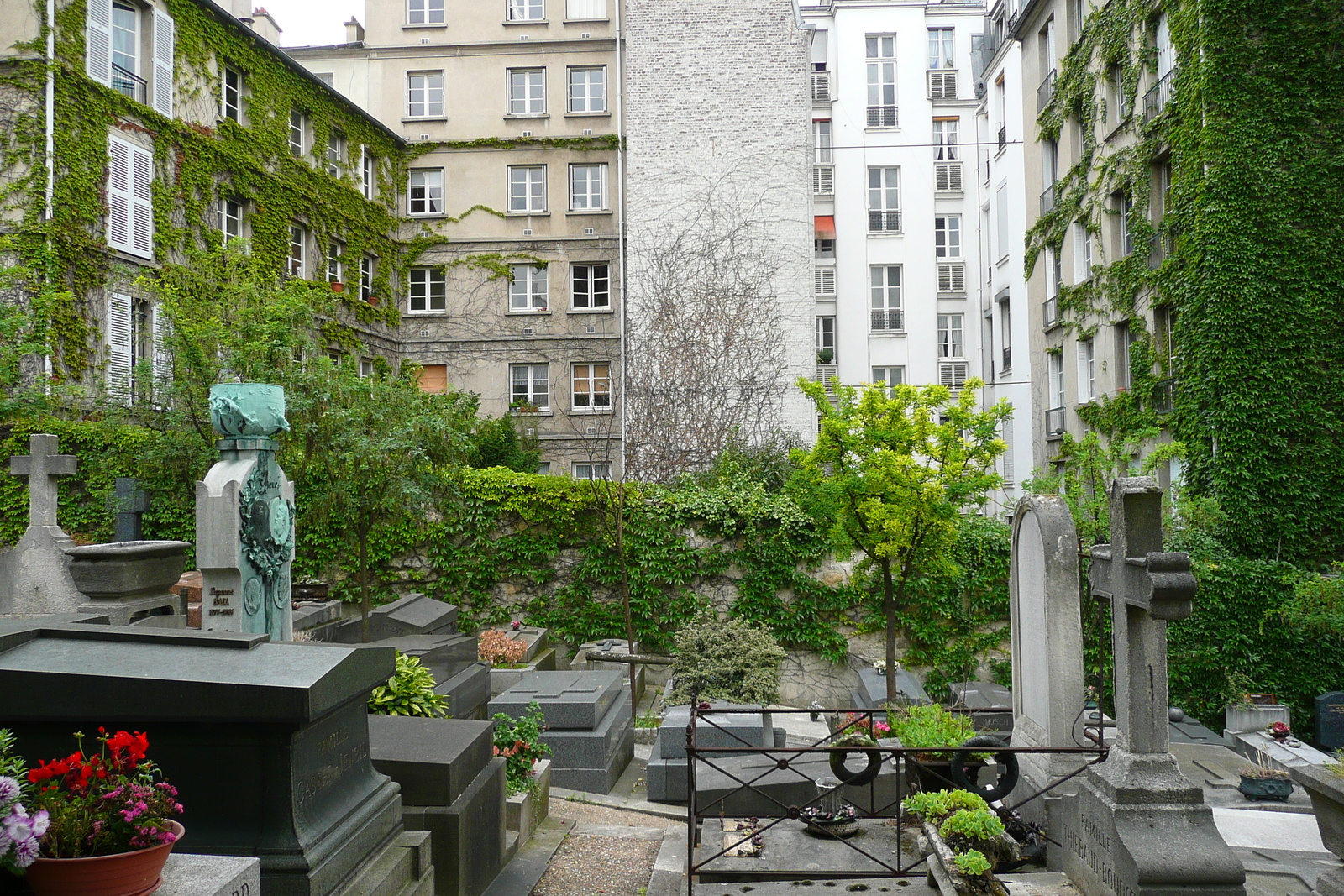 รูปถ่าย ฝรั่งเศส(France) ปารีส(Paris) สุสานแซ็ง-แว็งซ็อง(St. Vincent Cemetery) 2007-06 31