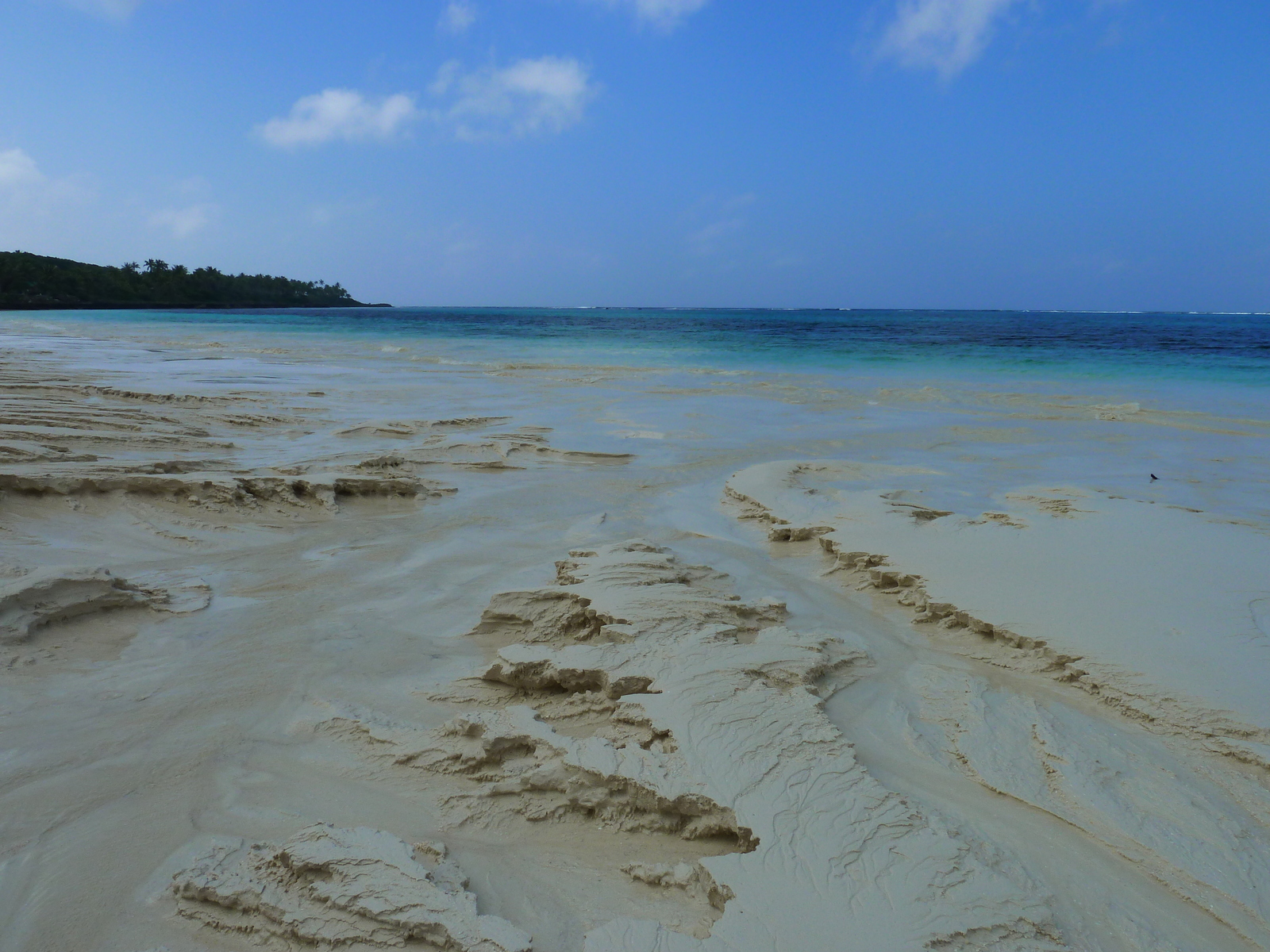 รูปถ่าย นิวแคลิโดเนีย(New Caledonia) เกาะลีฟู(Lifou) ลูเอซิลลา(Luecilla) 2010-05 70