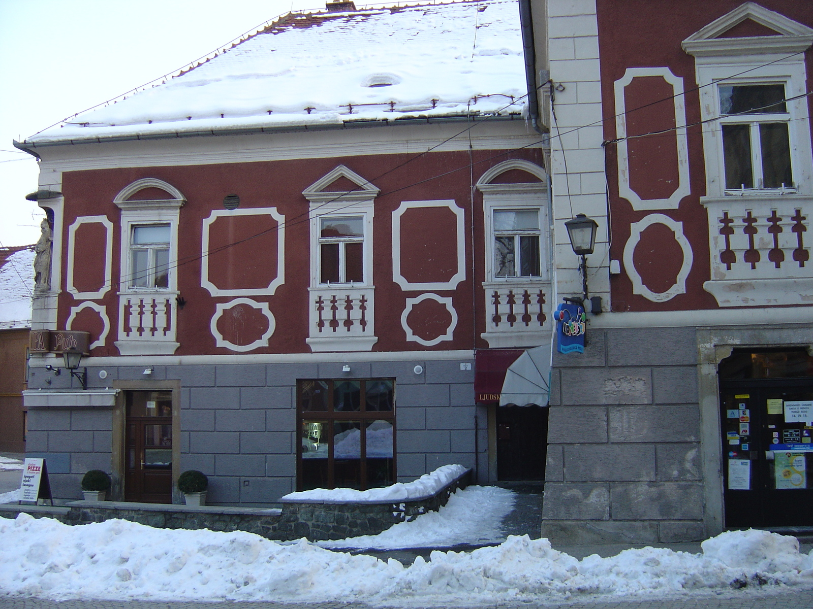 รูปถ่าย สโลวีเนีย(Slovenia) พีทูจ(Ptuj) 2005-03 12