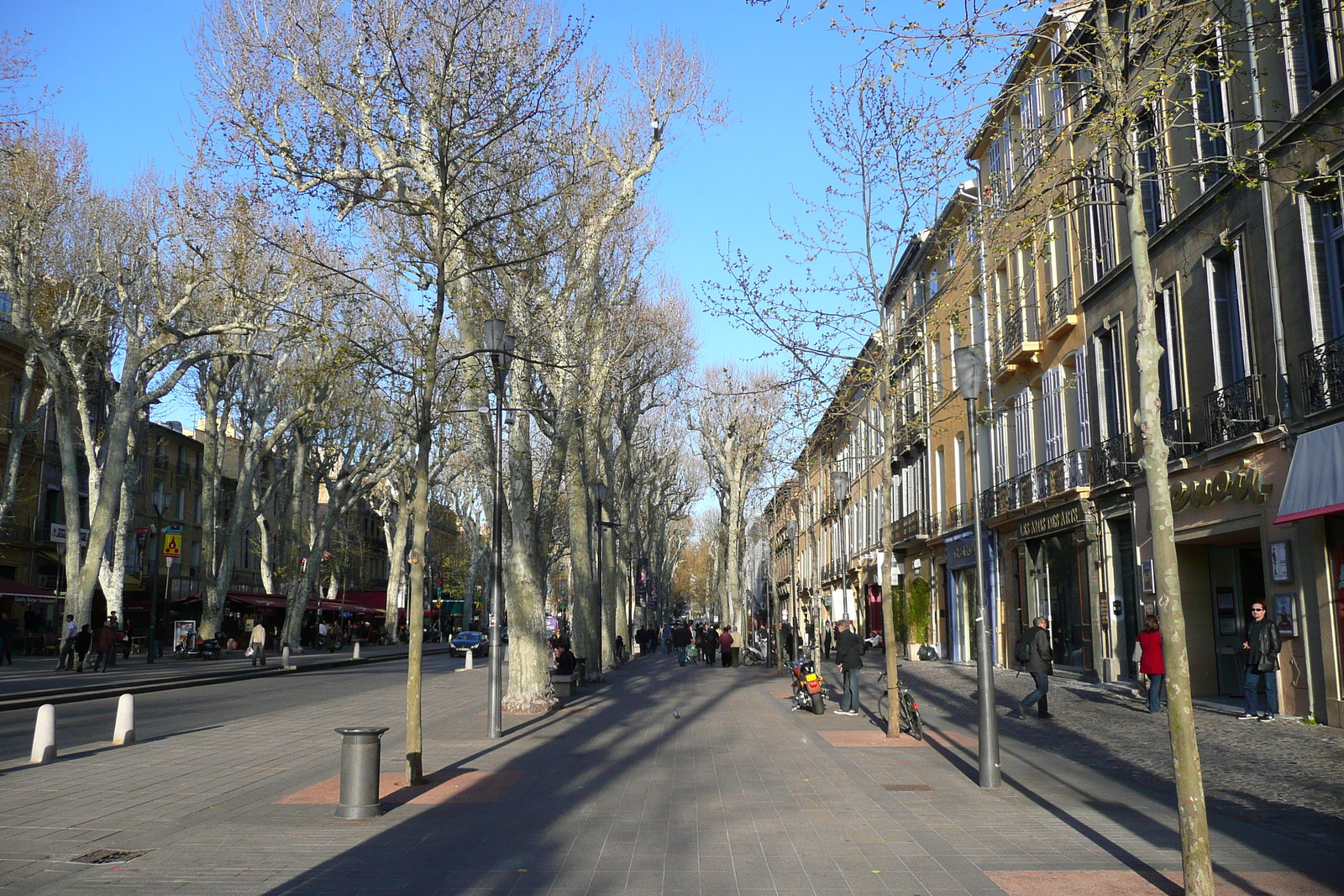 รูปถ่าย ฝรั่งเศส(France) แอ็กซ์-อ็อง-โพรว็องส์(Aix en Provence) ถนนมีราโบ(Cours Mirabeau) 2008-04 16