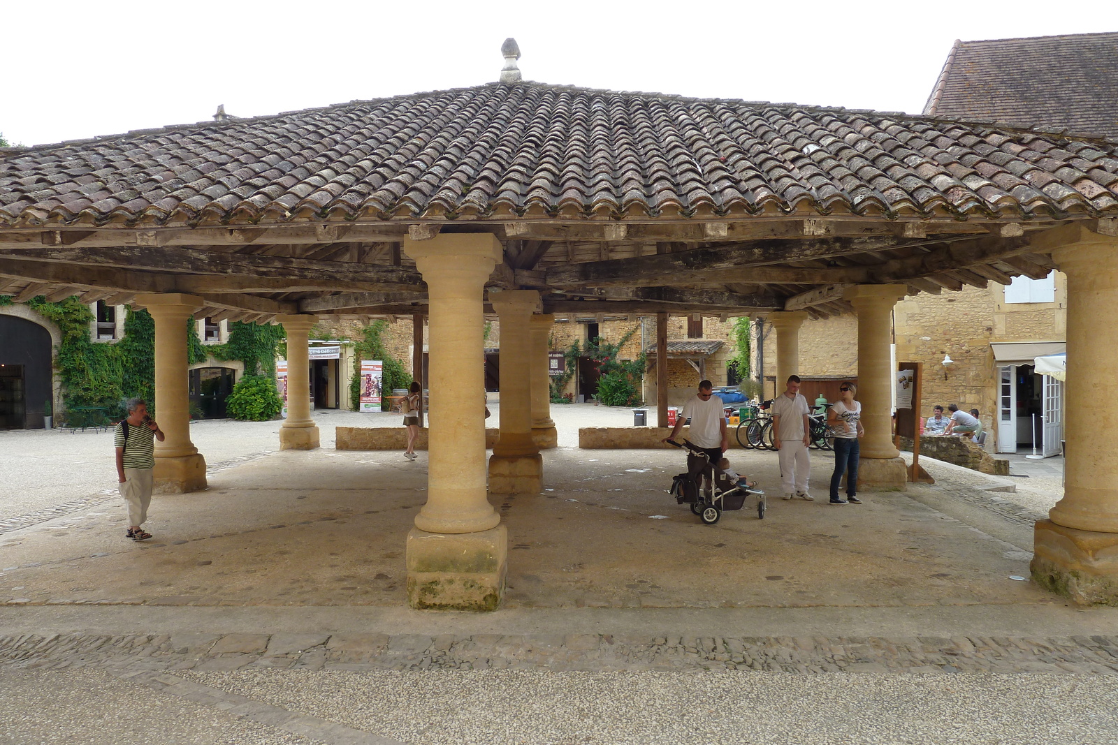 รูปถ่าย ฝรั่งเศส(France) กาดูแอ็ง(Cadouin) 2010-08 57