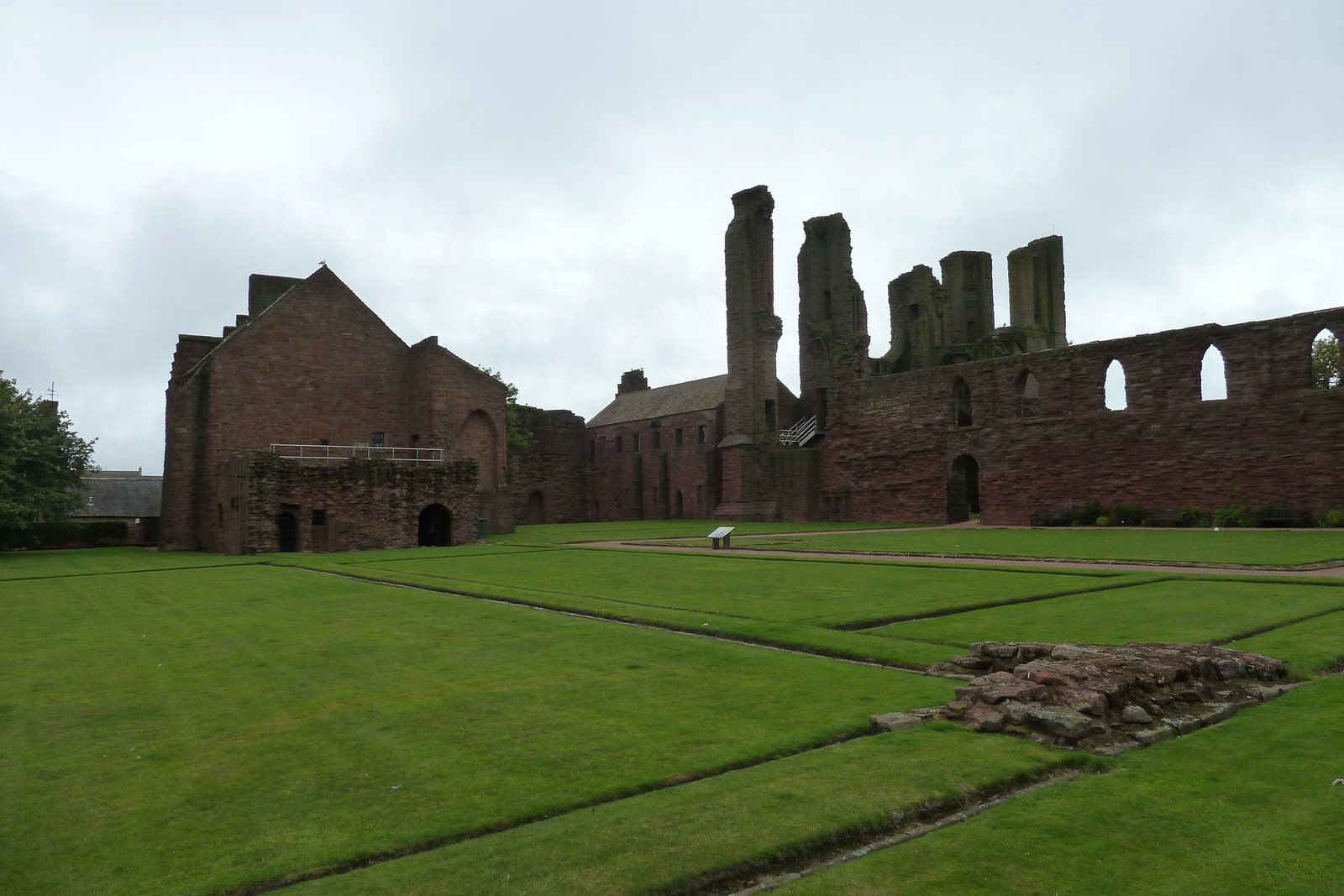 รูปถ่าย อังกฤษ(United Kingdom) สกอตแลนด์(Scotland) แอบบีอาร์โบรท(Arbroath Abbey) 2011-07 8