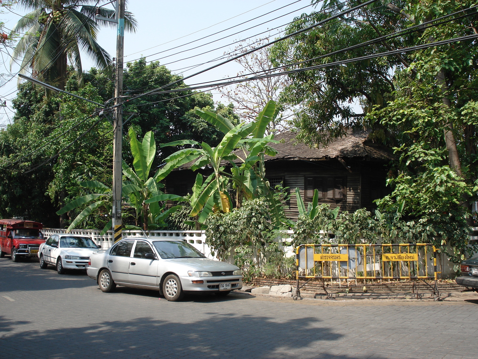 รูปถ่าย ไทย(Thailand) เชียงใหม่(Chiang Mai) ข้างในคุเมืองเชียงใหม่(Inside Canal) 2006-04 36
