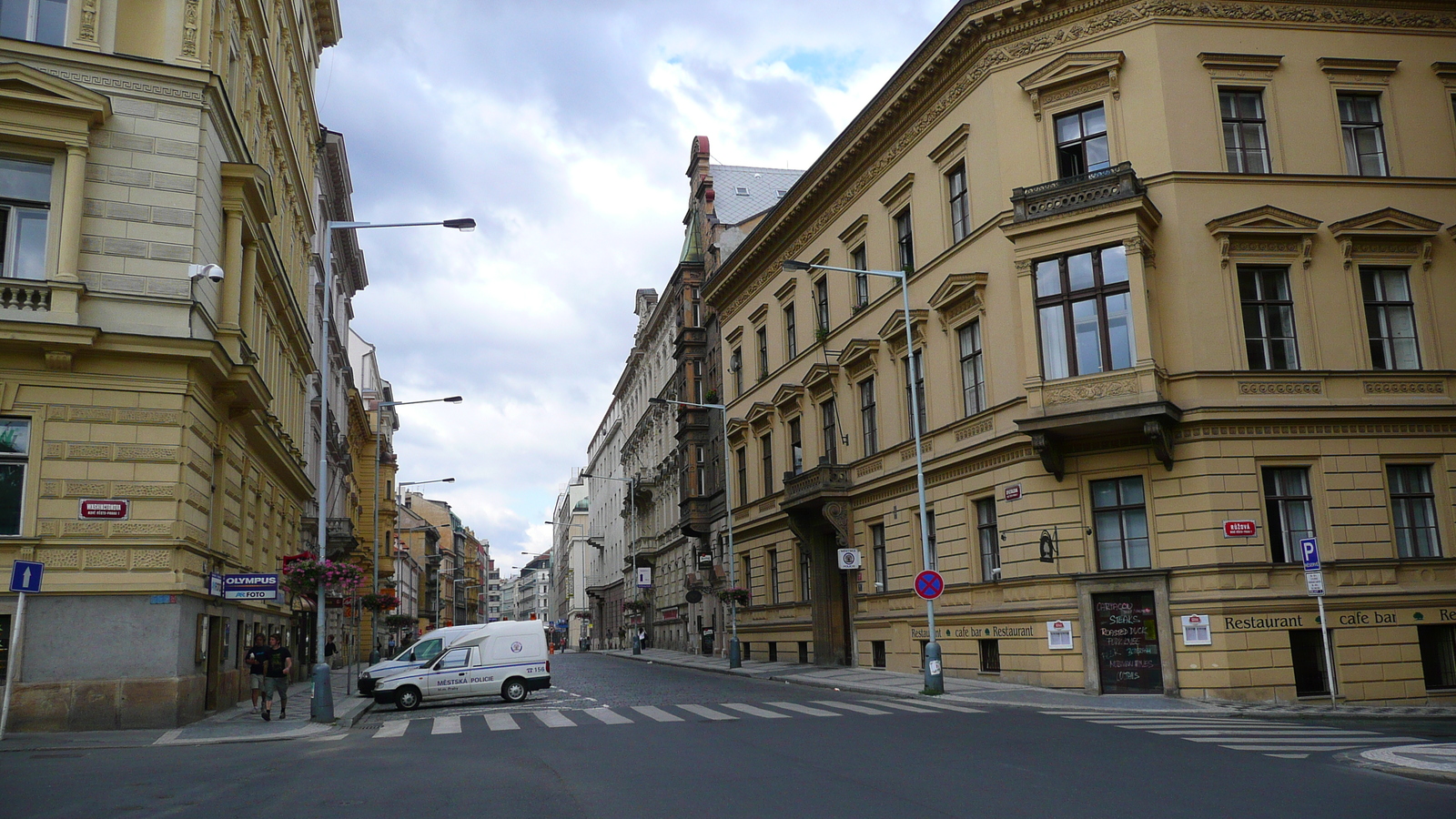 รูปถ่าย สาธารณรัฐเช็ก(Czech Republic) ปราก(Prague) ออปเลตาโลวา(Opletalova) 2007-07 24