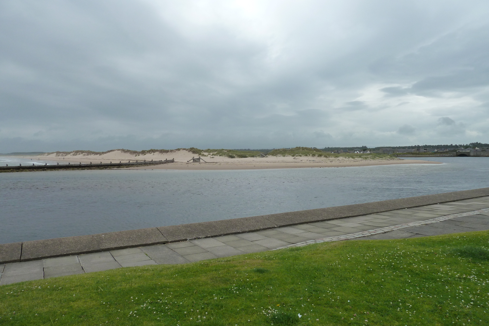 รูปถ่าย อังกฤษ(United Kingdom) สกอตแลนด์(Scotland) ลอสซีเมาท์(Lossiemouth) 2011-07 5