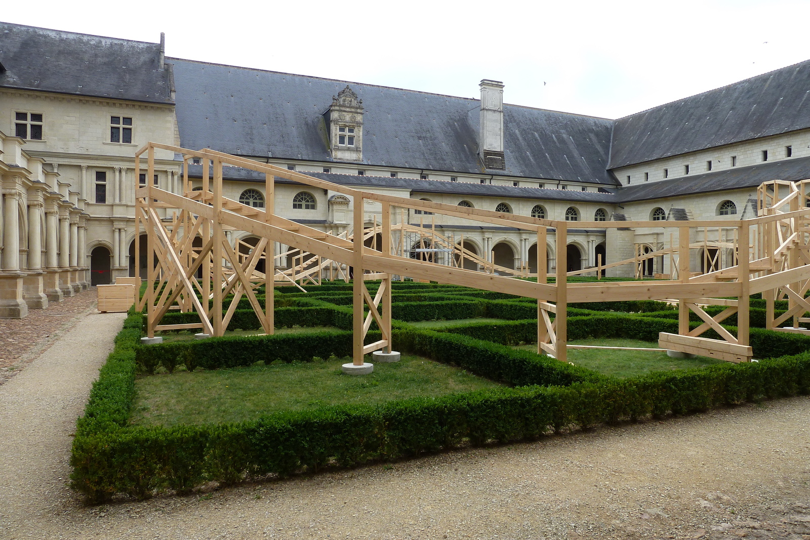 รูปถ่าย ฝรั่งเศส(France) ฟงเตอโวร์(Fontevraud) 2011-05 193