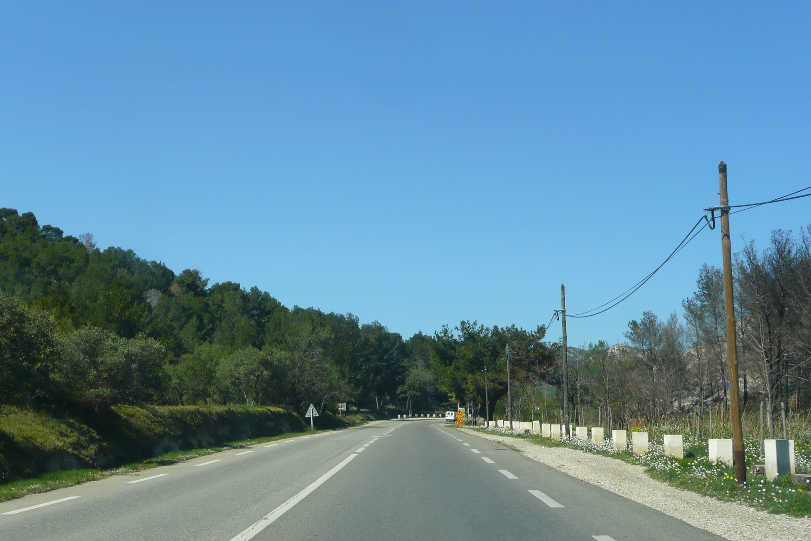 รูปถ่าย ฝรั่งเศส(France) โพรว็องส์(Provence) ถนนจากมูรีแยสไปโบเดอโพรว็องส์(Mouries to Baux de Provence road) 2008-04 12