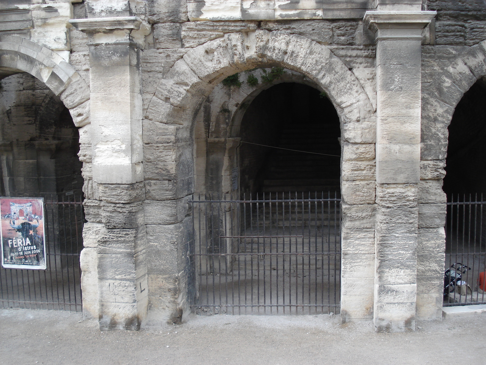 รูปถ่าย ฝรั่งเศส(France) อาร์เลอ(Arles) 2006-06 18